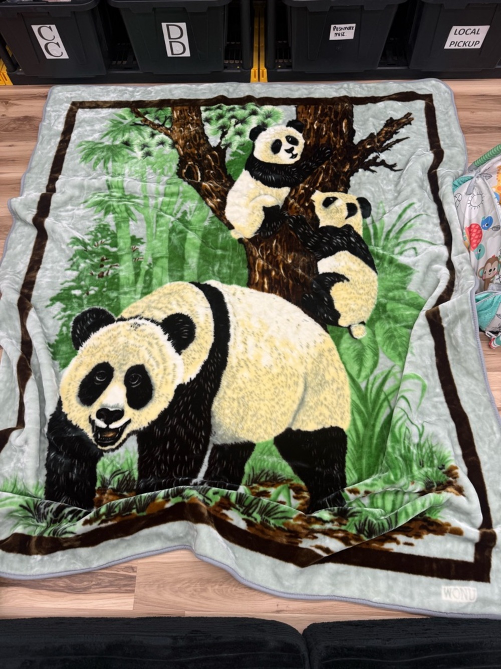 WONU Plush Panda Print Throw Blanket